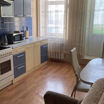 Сдается 1-комнатная квартира, 56 м²