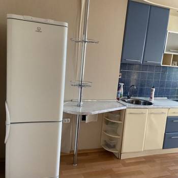 Сдается 1-комнатная квартира, 56 м²