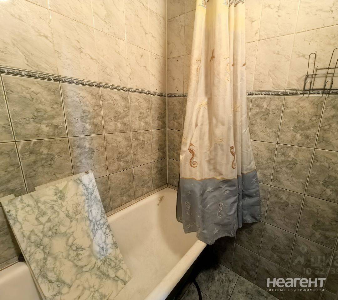 Продажа 2-х комн. квартиры, ул. Героев Революции