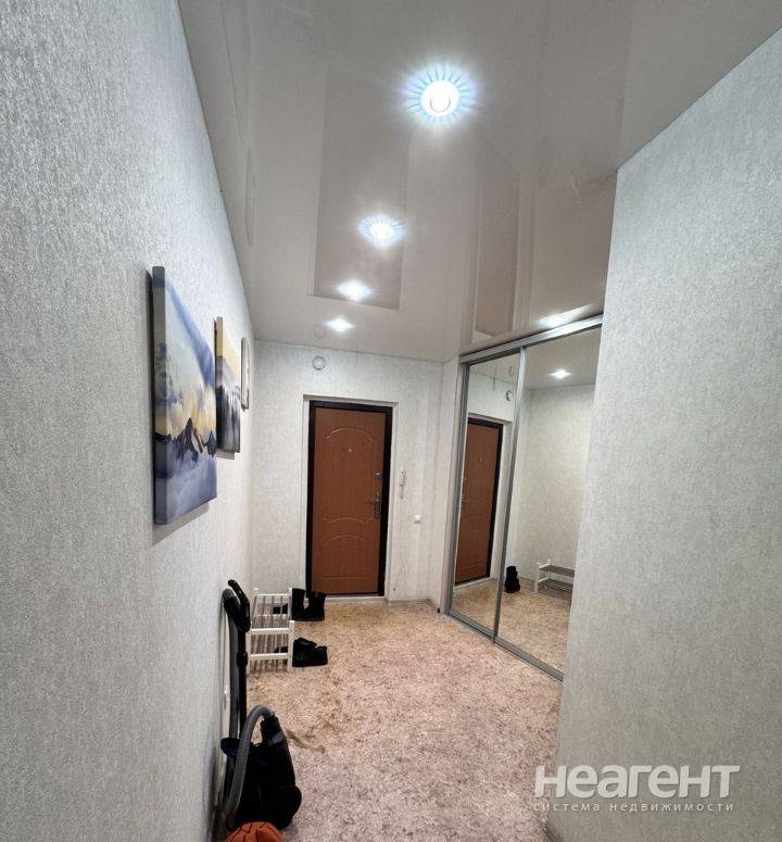 Сдается 2-х комн. квартира, ул. Виктора Уса