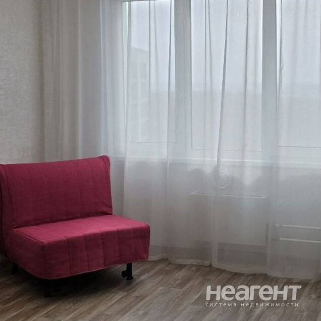 Сдам студию, ул. Александра Чистякова