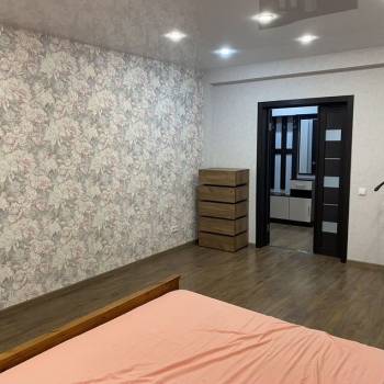 Сдается 1-комнатная квартира, 53 м²