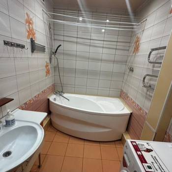 Сдается 2-х комнатная квартира, 80 м²