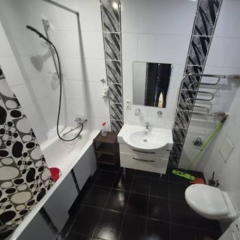 Сдается 1-комнатная квартира, 57 м²