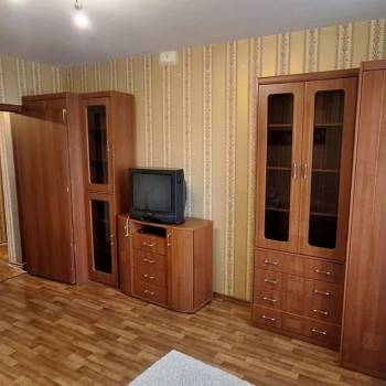 Сдается 1-комнатная квартира, 42 м²