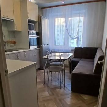 Сдается 1-комнатная квартира, 42,2 м²