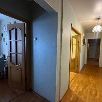 Продается Многокомнатная квартира, 93,3 м²