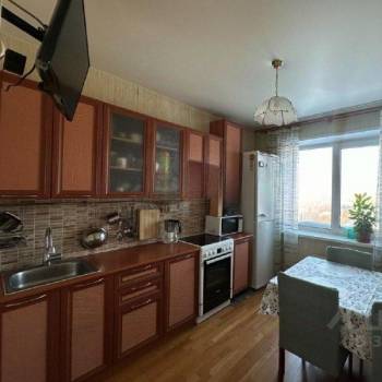 Продается Многокомнатная квартира, 93,3 м²