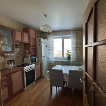 Продается Многокомнатная квартира, 93,3 м²