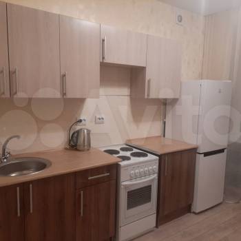 Сдается 1-комнатная квартира, 42 м²