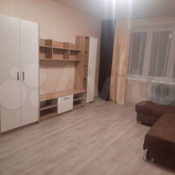 Сдается 1-комнатная квартира, 42 м²