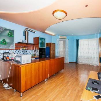 Продается Многокомнатная квартира, 168,5 м²