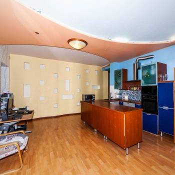 Продается Многокомнатная квартира, 168,5 м²