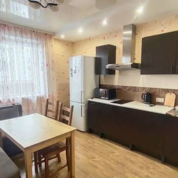 Сдается 1-комнатная квартира, 42 м²