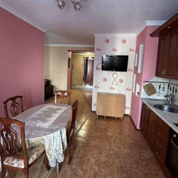 Сдается 1-комнатная квартира, 65 м²