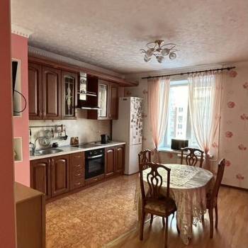 Сдается 1-комнатная квартира, 65 м²