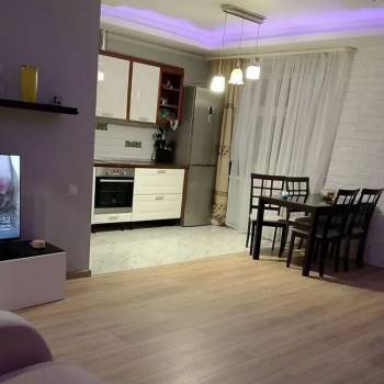 Сдается 2-х комнатная квартира, 72 м²