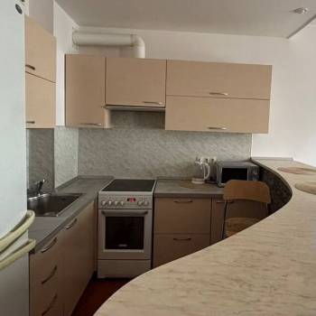 Сдается 2-х комнатная квартира, 65 м²