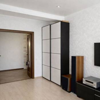 Продается 2-х комнатная квартира, 75 м²