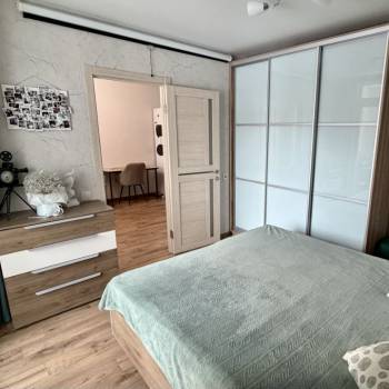 Продается 1-комнатная квартира, 42 м²