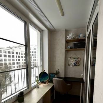 Продается 1-комнатная квартира, 42 м²