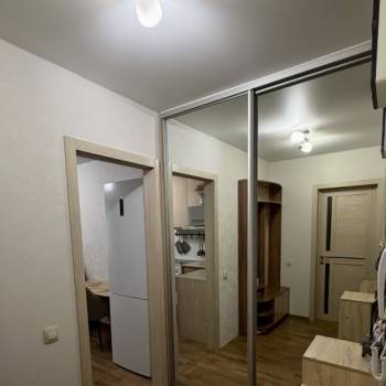 Продается 1-комнатная квартира, 42 м²