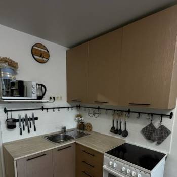 Продается 1-комнатная квартира, 42 м²