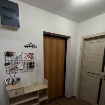 Продается 1-комнатная квартира, 42 м²