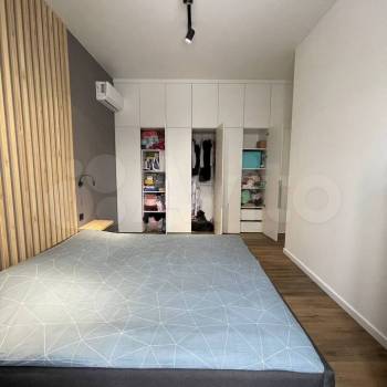 Продается 1-комнатная квартира, 48 м²