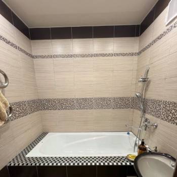 Сдается 1-комнатная квартира, 54 м²