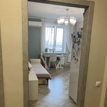 Продается 1-комнатная квартира, 42 м²