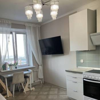 Продается 1-комнатная квартира, 42 м²