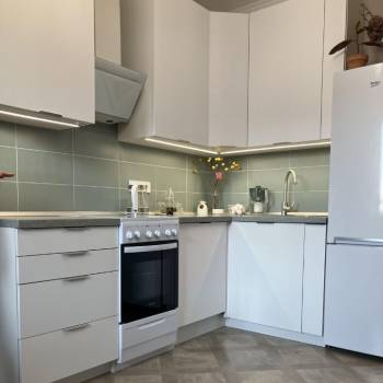Продается 1-комнатная квартира, 42 м²