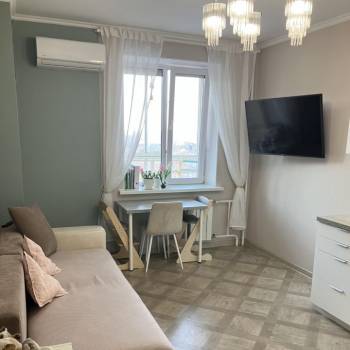 Продается 1-комнатная квартира, 42 м²