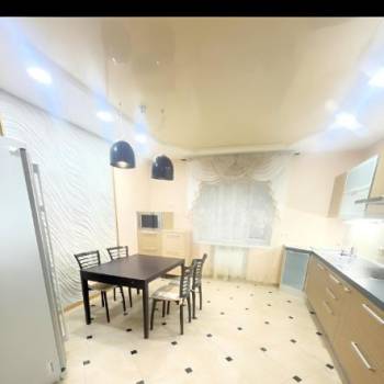 Сдается 2-х комнатная квартира, 102,2 м²