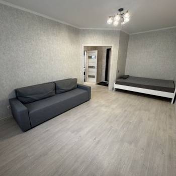 Продается 1-комнатная квартира, 37,5 м²