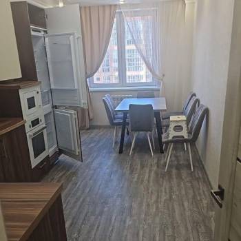 Сдается 2-х комнатная квартира, 80 м²