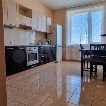 Сдается 2-х комнатная квартира, 75 м²