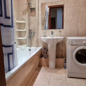 Сдается 2-х комнатная квартира, 75 м²