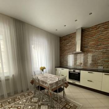 Сдается 2-х комнатная квартира, 75 м²