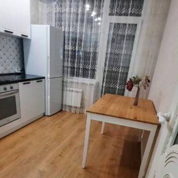 Продается 1-комнатная квартира, 43 м²