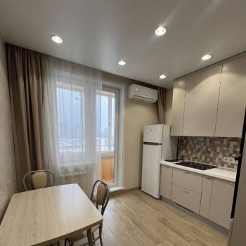 Сдается 1-комнатная квартира, 40 м²