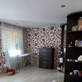 Продается Многокомнатная квартира, 90 м²