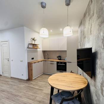 Сдается 1-комнатная квартира, 42 м²