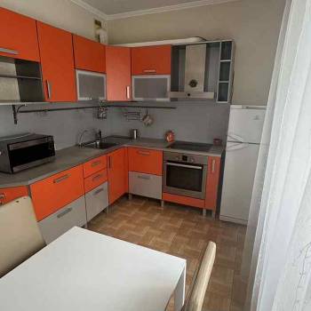 Сдается 2-х комнатная квартира, 75 м²