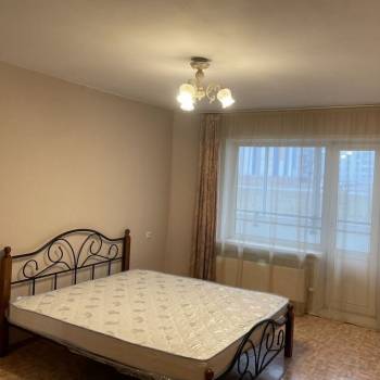 Сдается 1-комнатная квартира, 38 м²