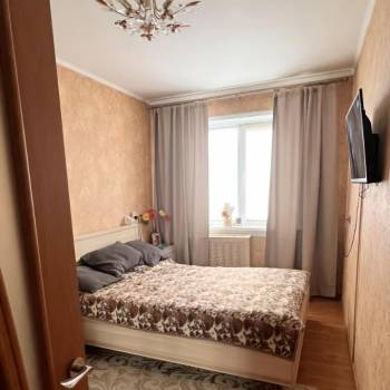 Продается Многокомнатная квартира, 65 м²