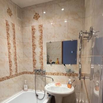 Продается Многокомнатная квартира, 65 м²