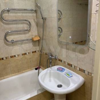 Сдается Многокомнатная квартира, 60 м²