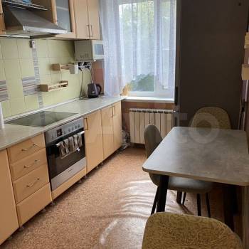 Сдается Многокомнатная квартира, 60 м²